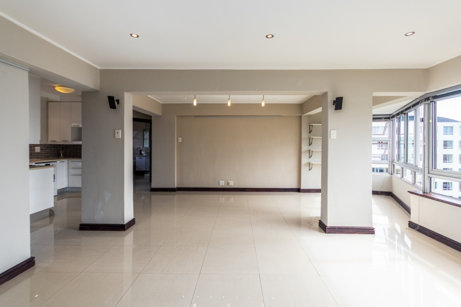 To Let 2 Bedroom Property for Rent in Green Point Western Cape